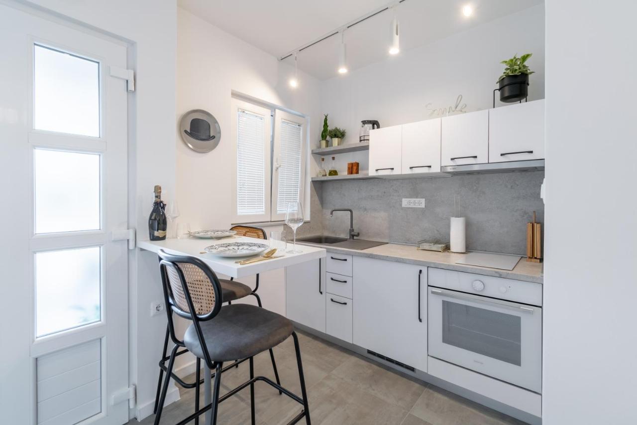 Studio Apartment Smile, Near Beach & Center, Free Parking, Balcony Makarska Exterior photo